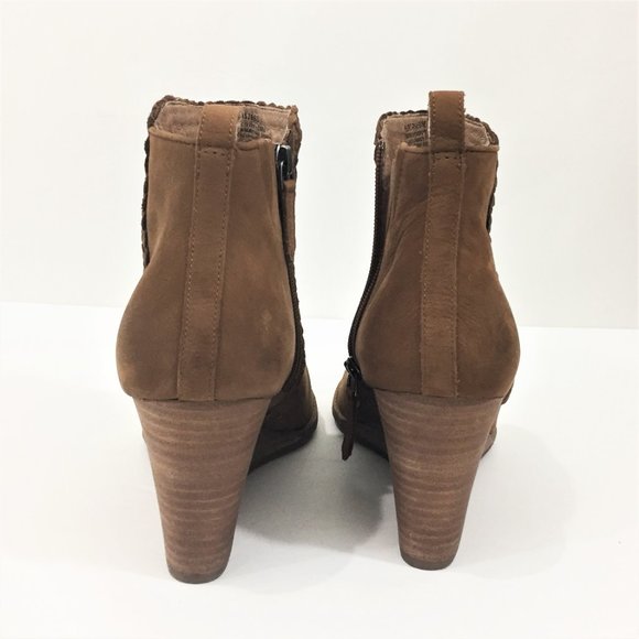 NWOT Caslon Whitney Wedge Nubuck Bootie - 9.5 - Picture 6 of 8
